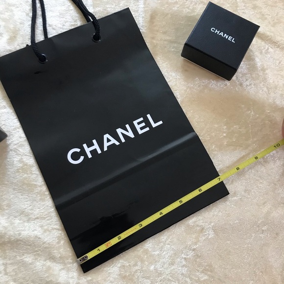 Authentic Chanel shopping bag - Picture 3 of 6